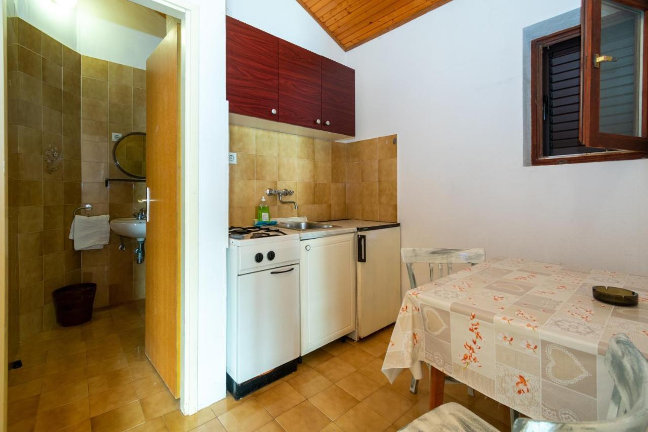 Apartments By The Sea Mandre, Pag - 4101 Колан Екстер'єр фото