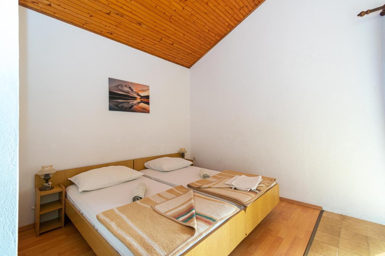Apartments By The Sea Mandre, Pag - 4101 Колан Екстер'єр фото
